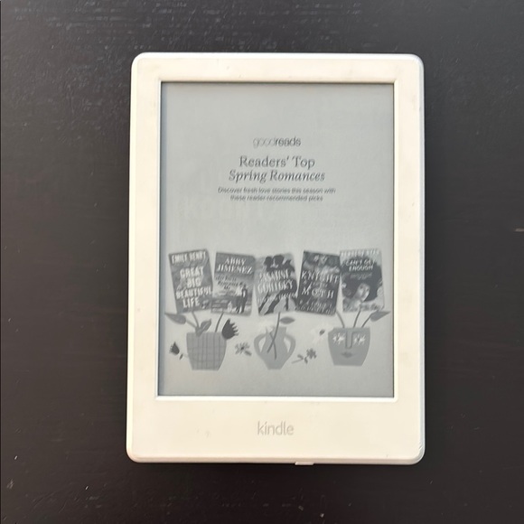 White Kindle E-Reader - Picture 1 of 3